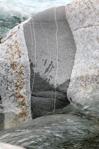 Stein und Wasser