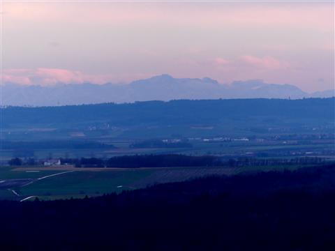 Blick vom Hesselberg zum Wettersteingebirge mit der Zugspitze