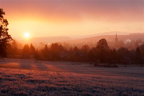Zauberfarben - Sonnenaufgang bei Frost in Schnbach