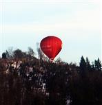 Fessel- bzw. Heißluftballon über dem Hirschbergwald