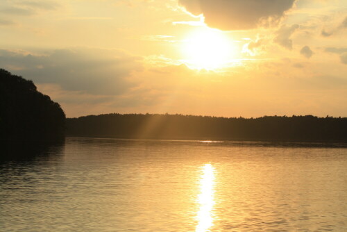 

Aufnameort: Wolletzsee in Brandenburg
Kamera: Canon EOS 1000D