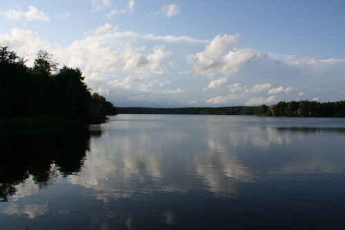 

Aufnameort: Wolletzsee in Brandenburg
Kamera: Canon EOS 1000D