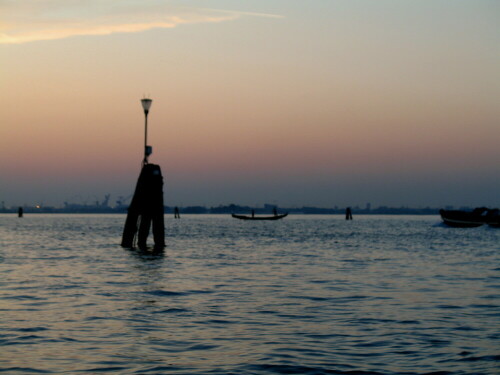 

Aufnameort: Venedig
Kamera: Canon Powershot A620