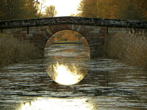 

Aufnameort: Am Kanal
Kamera: Nikon Coolpix P 90