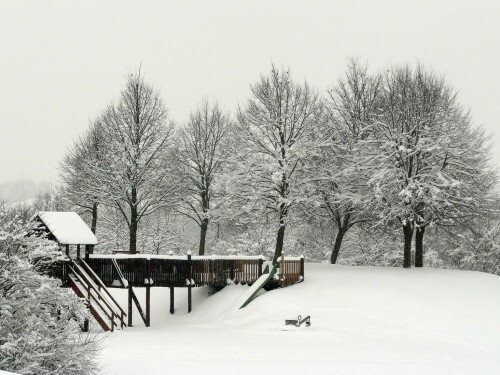 spielplatz-in-schnee-5440.jpeg