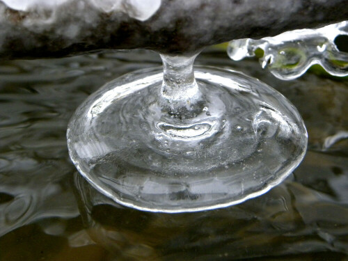 Eisteller aus Spritzwasser nach eisiger Nacht

Aufnameort: Kolmschneidbach
Kamera: nikon coolpix p 90