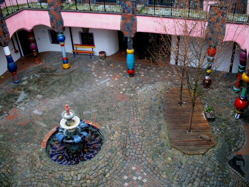 hundertwasser-grune-zitadelle-innenhof-9387.jpeg