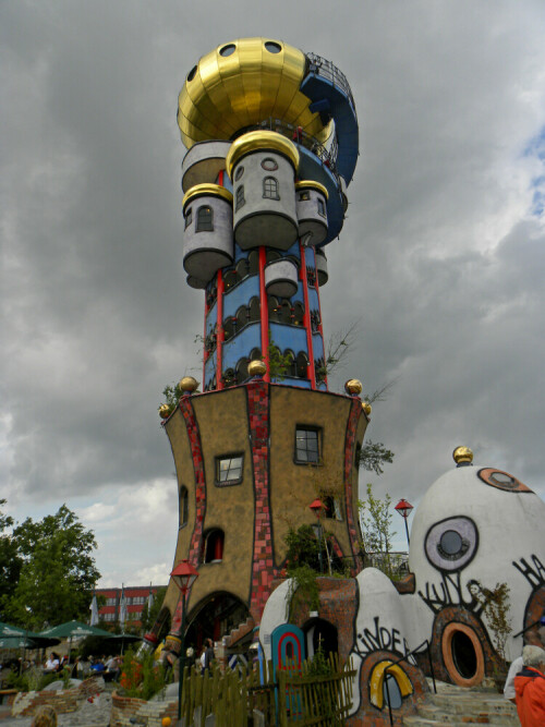 hundertwasserturm-in-abensberg-6206.jpeg