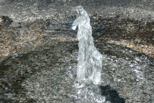 Brunnen im Park

Aufnameort: Fichtelberg-Neubau.
Kamera: GE