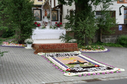 Ein Altar von Vieren.

Aufnameort: Fichtelberg
Kamera: GE