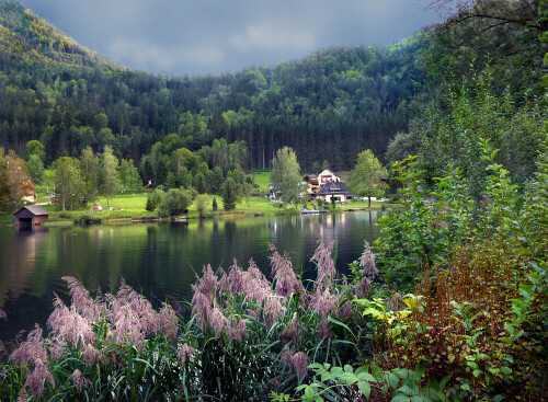 Abendstimmung am großen Lunzer See (Niederösterreich)

Aufnameort: Lunz am See (Niederösterreich)
Kamera: Panasonic DMC-FZ200