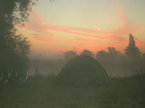 

Aufnameort: Weser-Radweg, Minden
Kamera: Nikon, P5100