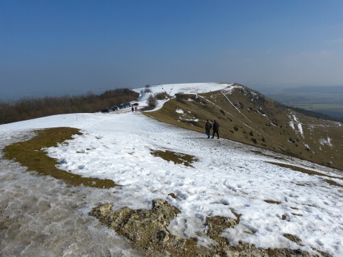 Hesselberg in Mittelfranken mit Restschnee

Aufnameort: Hesselberg
Kamera: Panasonic Lumix FZ150