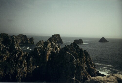 Westliche Landspitze der Bretagne

Aufnameort: Pointe du Raz - Bretagne - Frankreich
Kamera: Yashica FX-3, 28mm, Analog-Aufnahme,digitalisiert