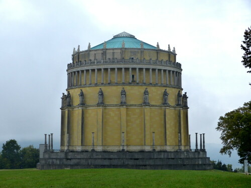 

Aufnameort: Befreiungshalle Kelheim
Kamera: Panasonic Lumix FZ150