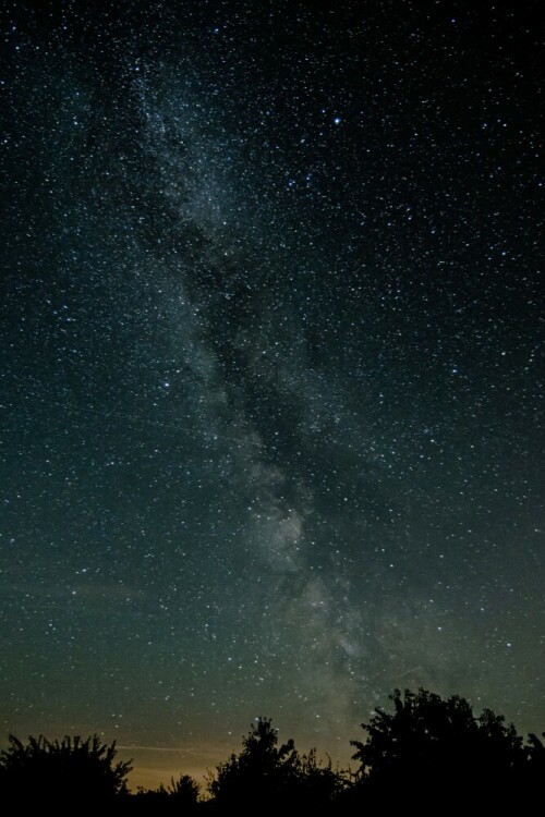 Teil der Milchstraße im August von Mecklenburg- Vorpommern aus gesehen

Aufnameort: Salow
Kamera: Nikon D7100 mit Tokina 4/ 12-24  Iso 2500 42sek. Blende 4 f12mm