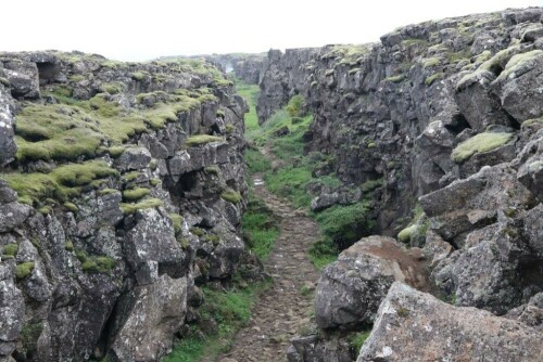 thingvellir-spalte-zwischen-europa-und-amerika-19326.jpeg