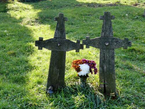 

Aufnameort: Friedhof von Besenyszög-Ungarn
Kamera: Panasonic Lumix FZ 300