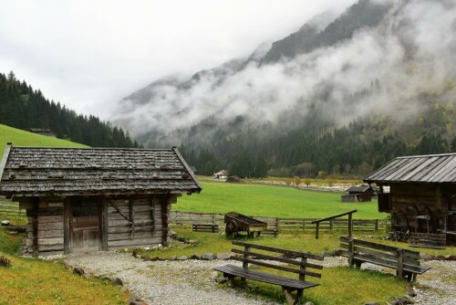 Herbstwanderung im Stubaital

Aufnameort: Österreich
Kamera: Nikon D7200