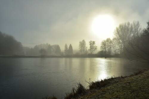 Frostig und neblig: Jan. 2020

Aufnameort: Fischteich in der Wetterau
Kamera: Nikon D7200