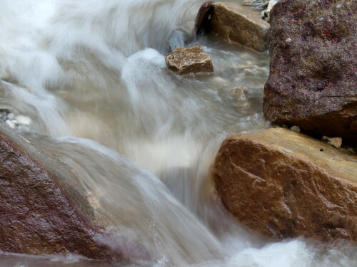 

Aufnameort: Bletterbachschlucht Dolomiten
Kamera: Panasonic Lumix FZ 300