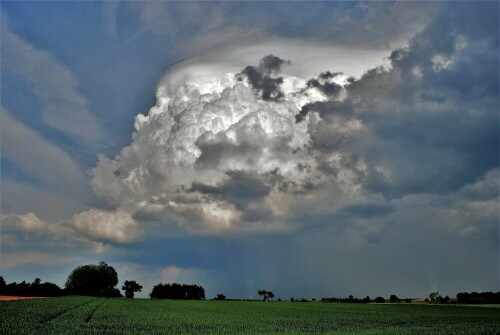 Gewitterzelle über der Wetterau

Aufnameort: Wetterau - Stammheim
Kamera: Nikon D7200