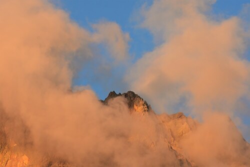 ...muss die Freiheit wohl grenzenlos sein.
Bergwanderung in der Region Hochkönig.

Aufnameort: Österreich
Kamera: Nikon D7200