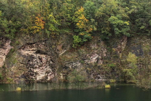 Alter Steinbruch im Herbst

Aufnameort: Odenwald
Kamera: Canon EOS 60D