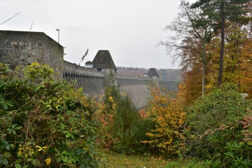 Staumauer - Möhnesee im Herbst

Aufnameort: NRW
Kamera: Nikon D7200