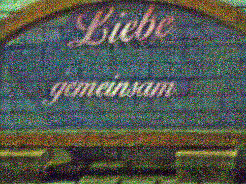 Manche Informationen werden auch auf die Schaufenster
von Geschäften verlagert.
https://de.wikipedia.org/wiki/Einkauf

Aufnameort: 35713/Eschenburg-Wissenbach nördlicher Ortsausgang südlich der Bierkneipe Mikado
Kamera: Medion Camcorder