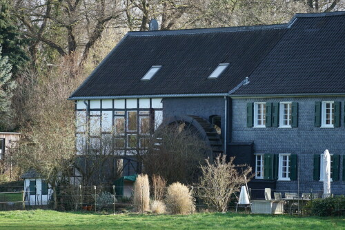 Herler Mühle

Aufnameort: Nahe der Herler Burg in Köln-Buchheim.
Kamera: Sony Alpha 7/II