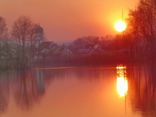 18.53 h Sonnenuntergang übern See!

Aufnameort: Ersingen
Kamera: Panasonic Lumix TZ 71