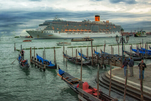 Hochseeschiffe kontra Gondeln in Venedig

Aufnameort: Venedig
Kamera: Nikon D 800