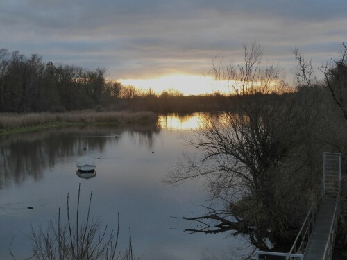 Sonnenuntergang am Lichternsee

Aufnameort: Ulm-Donautal
Kamera: Panasonic Lumix TZ 71