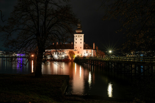 Schloss Orth Gmunden Österreich am Abend.

Aufnameort: Gmunden
Kamera: Nikon D 800