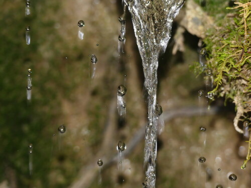 wasser-rein-und-klar-28058.jpeg