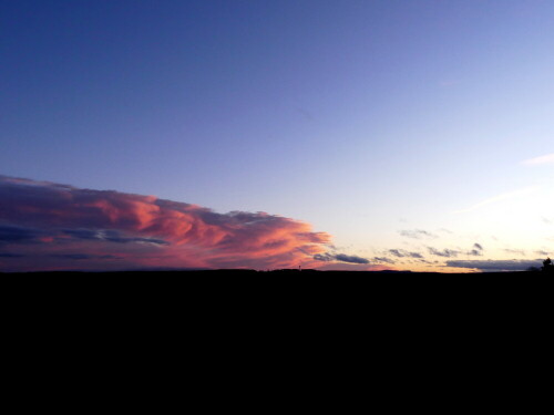 abendwolken-uber-dem-eichelberg-hinter-arberg-29274.jpeg