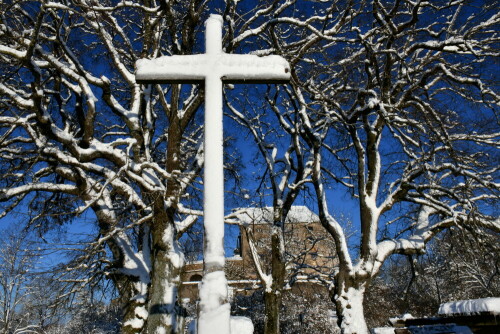 kreuz-mit-schnee-am-spielberg-30651.jpeg