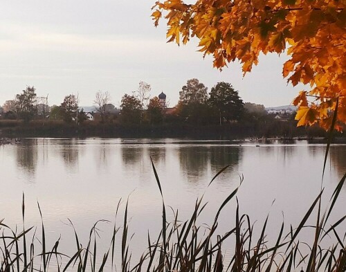 Die Sonne geht unter!

Aufnameort: Ersingen mit See
Kamera: Panasonic TZ 71