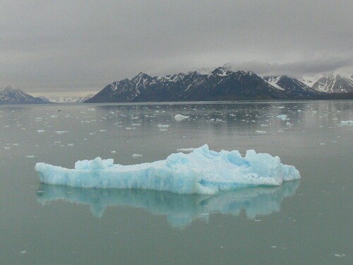 Eis

Aufnameort: Spitzbergen
Kamera: Panasonic Lumix DMC-FZ30