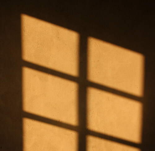 fensterschatten-an-der-zimmerwand-13760.jpeg