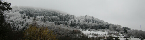 Winterlicher Wald
https://www.ecosia.org/images?q=Winterlicher+Wald

Aufnameort: Eiershausen mit Blick über das Tal des Schwarzen Baches hinweg
Kamera: Canon EOS 700D