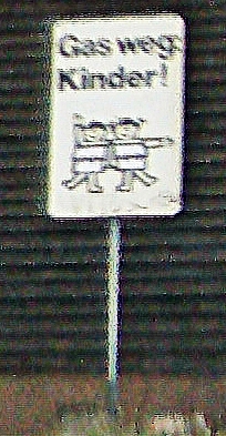 warnschild-vor-kindern-unterwegs-in-kernbach-20115.jpeg