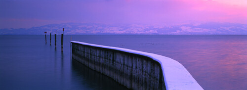 Begrenzung des Badebereichs im Bodensee des Strandbads in Kressbronn im Winter. Fotoausflug nach Kressbronn für Winteraufnahmen. Es war einer der ganz seltenen Schneetage im Winter 06/07.

Aufnameort: Strandbad Kressbronn, Bodensee, Baden Württemberg
Kamera: Hasselblad X-Pan II (f4/45mm)