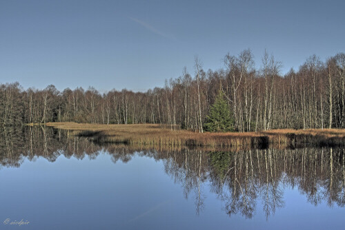 Hessische Rhön

Aufnahmeort:	Rhön
Kamera:		Canon EOS 7D
Objektiv:		Canon EF 17-40mm
Stativ, Kabelauslöser