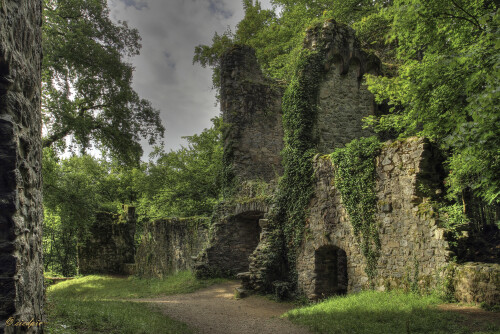 Burgruine Rodenstein

Aufnahmeort:	Odenwald	
Kamera:	Canon	EOS 7D
Objektiv:	Canon 	EF17-40mm
Stativ		
Stativ, Polfilter		
		
# 00051

© Alle von mir veröffentlichten Bilder unterliegen dem Urheberrecht und dürfen ohne meine schriftliche Genehmigung nicht verwendet werden.